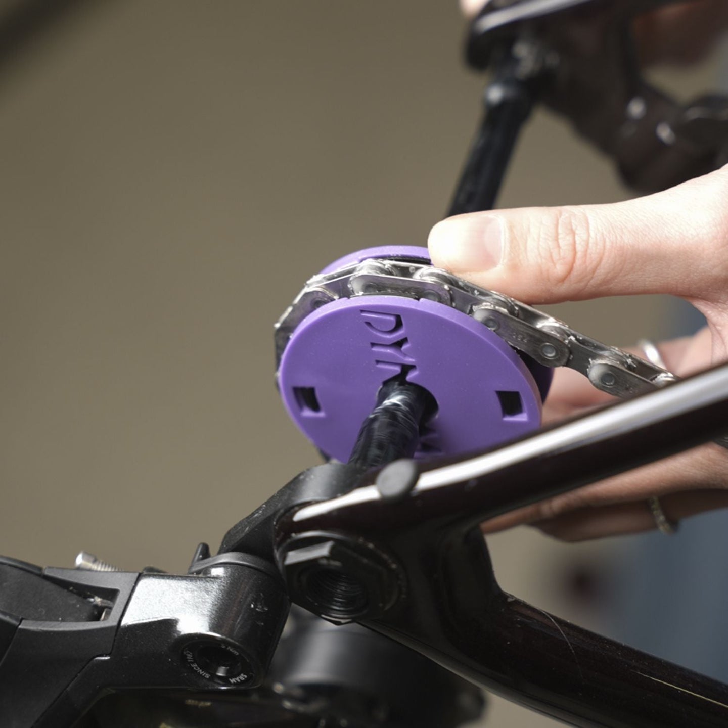 Dynamic Pocket Sprocket Nettoyeur Et Support Chaîne 12 mm - Peloton GP