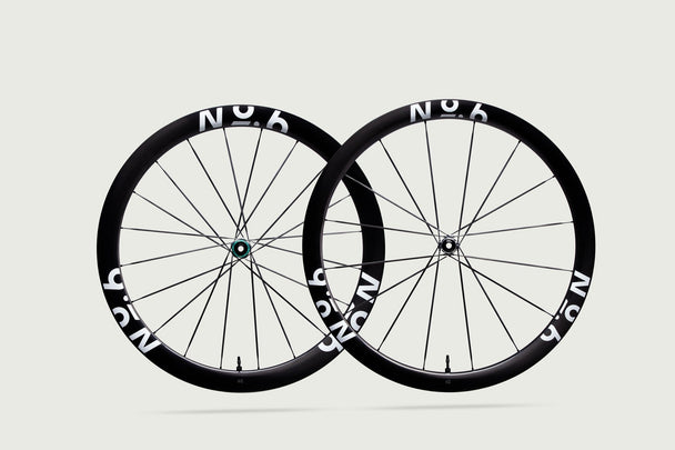 Nº6 Superlight – Roues carbone route - Peloton GP
