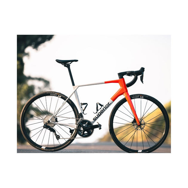 Vélo de Route Endurance Superior XR 9.5 Gran Fondo – Shimano 105 Di2 12V – Carbone - Peloton GP