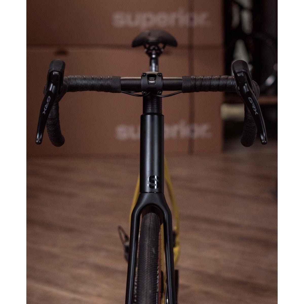 VÉLO GRAVEL SUPERIOR X - ROAD 6.5 GR – GRX 12V – ALUMINIUM – ROUE DT SWISS R500 - Peloton GP