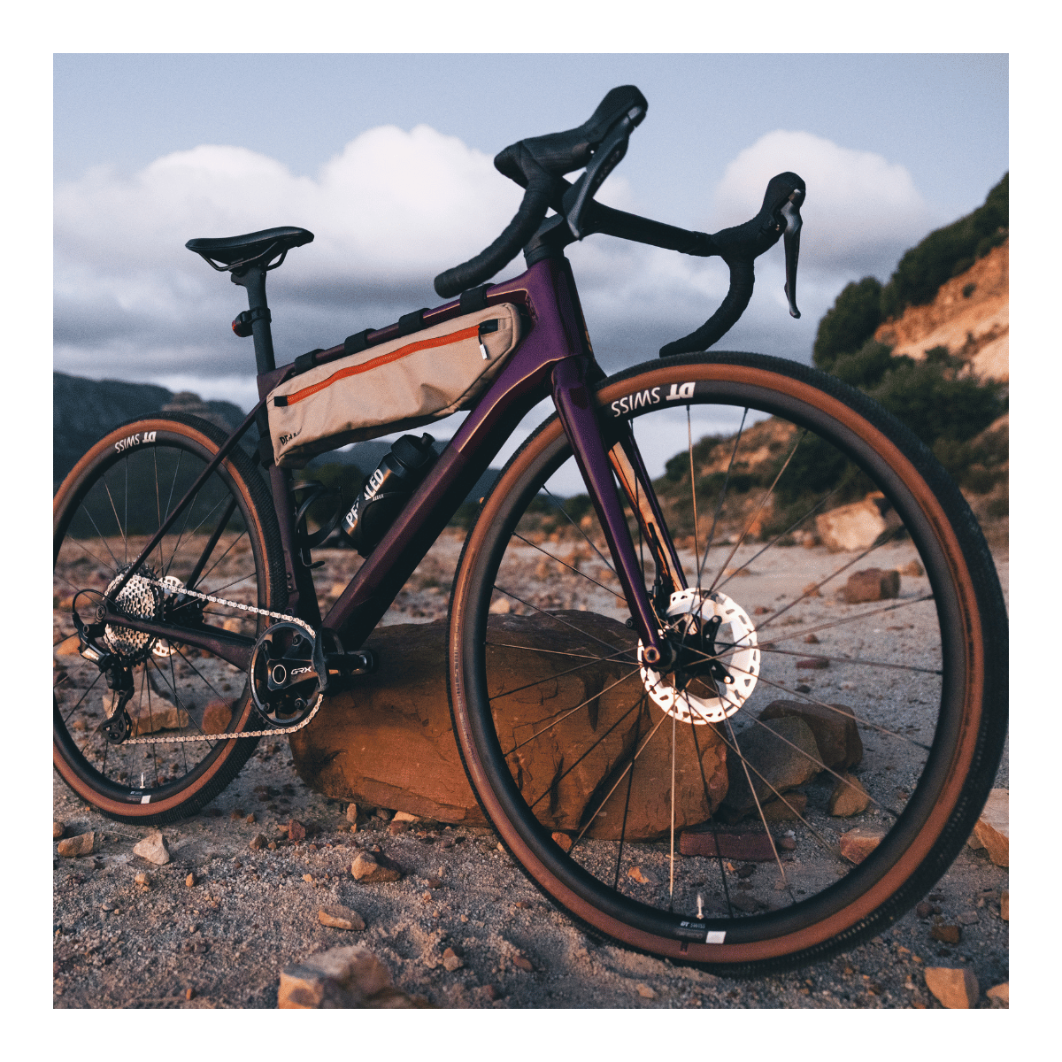 VÉLO GRAVEL SUPERIOR X - ROAD 9.7 GR – CARBONE – GRX RX820 – 12V – DT SWISS GR 1600 - Peloton GP