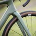 VÉLO GRAVEL SUPERIOR XR 9.5 GR – CARBONE – SHIMANO GRX RX820/610 – 12V – ROUE DT SWISS GR 1800 – ÉCLAIRAGE INTÉGRÉ - Peloton GP
