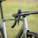 VÉLO GRAVEL SUPERIOR XR 9.5 GR – CARBONE – SHIMANO GRX RX820/610 – 12V – ROUE DT SWISS GR 1800 – ÉCLAIRAGE INTÉGRÉ - Peloton GP
